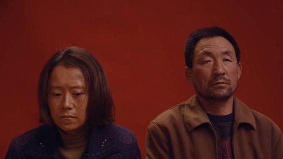 海清|海清：25岁嫁给素人，35岁紧抱黄磊的大腿，她才是“人间清醒”