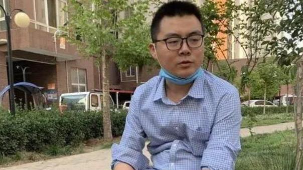 |田静、郭威相继辞职做网红？五个账号一起直播，网友：让许妈失望