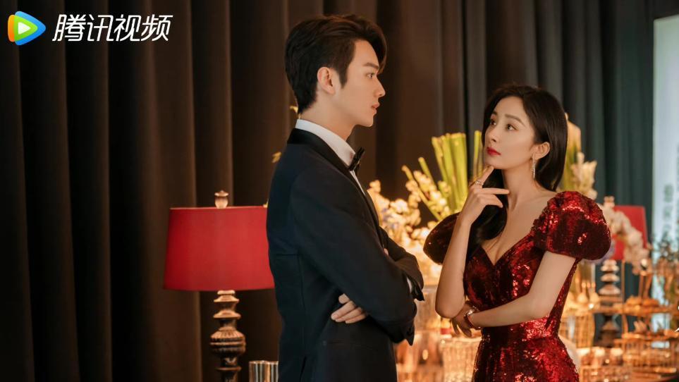 徐佳莹|许凯新恋情曝光，过往三任女友皆为同公司女星，被曝曾遭白鹿分手