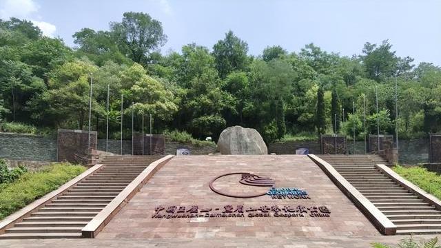 河南|12个湖北人自驾游河南，在景区点了9个菜，结账时确认3遍不敢相信