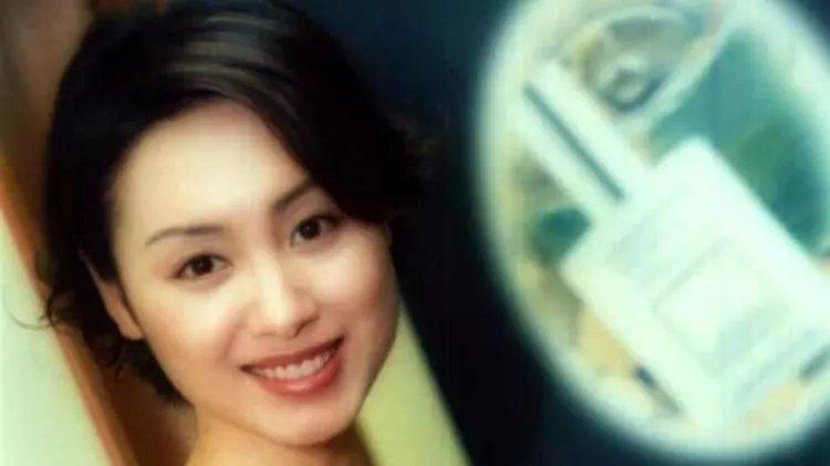 郭可盈|郭可盈继承百亿家产不再演戏，人家有个好父亲