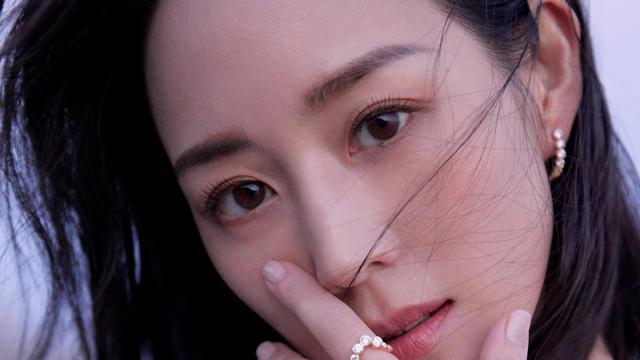 张钧甯|张钧甯一袭白色露腰长裙温柔靓丽！曼妙身材性感绝美