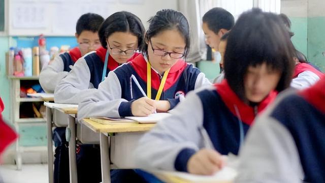 教师|应聘高中教师缺考严重，招聘学校层次不低，高中教育现两不靠局面