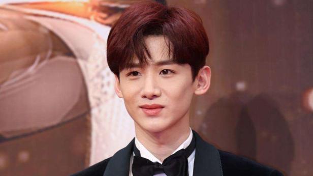 白敬亭|狗仔曝光的三字顶流男星，竟然真的是顶流白敬亭！女主是宋轶！