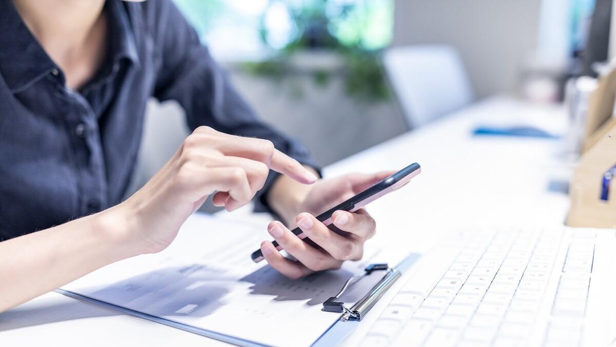 电池|这3种错误的充电方式，手机不管用苹果还是安卓，电池都撑不了2年