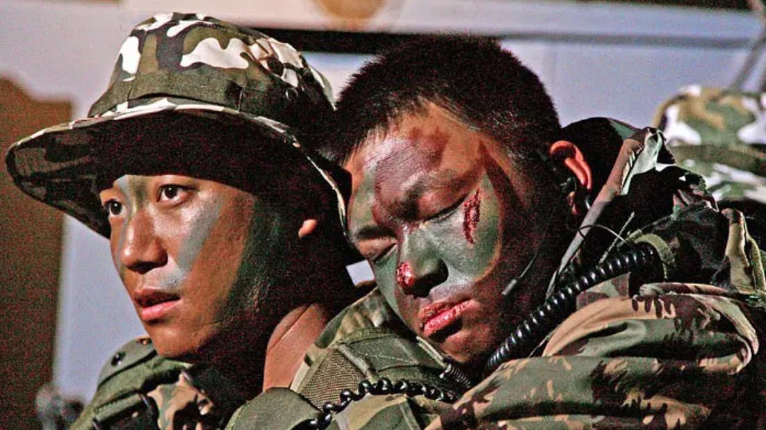 许三多|重温《士兵突击》：许三多，他就是一个披着懦弱、矮小外表的强人