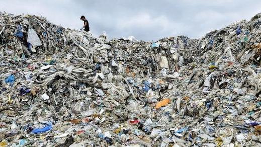 10975米的马里亚纳海沟发现了塑料垃圾，未来海洋会是什么样？