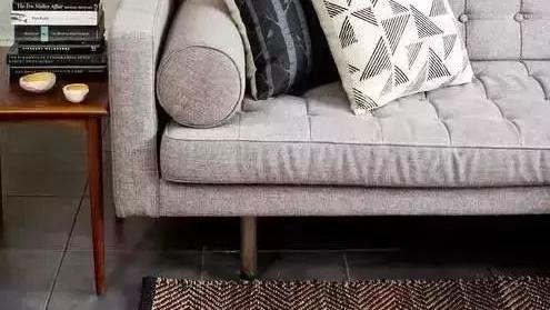 你家墙面怎么设计的？我家是小户型，就靠置物架偷面积了