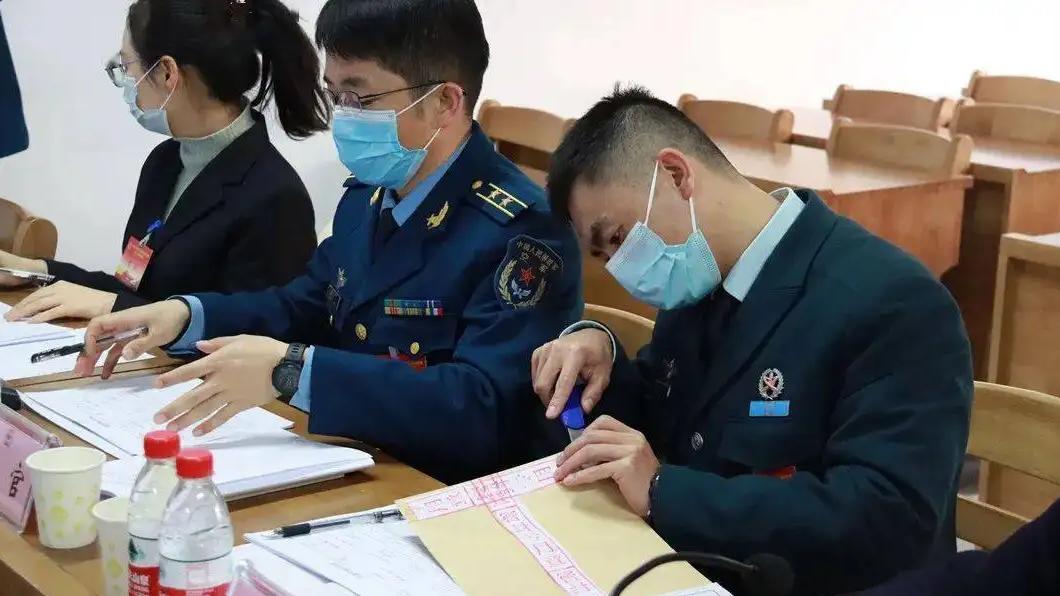 招聘|军队文职公开招聘，年薪10万起步，大学生要做好准备