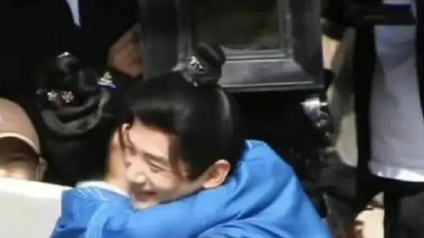 白敬亭|白敬亭宋轶恋爱稳定，大量甜蜜细节，网友说太好磕了