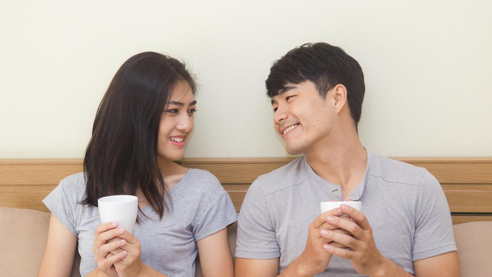 2006年父亲让儿子以恋爱为名诱骗多名女孩 将她们强暴后再逼迫坐台