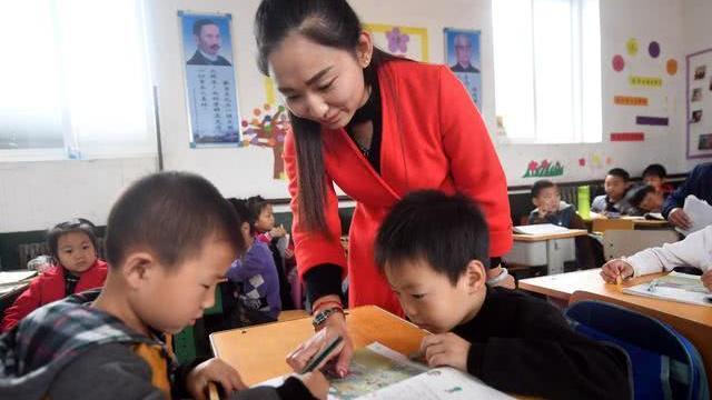 博士后|深圳教师待遇下降，报名人数“断崖式”下跌，终究还是抵不过现实