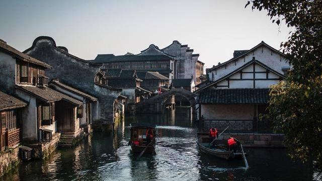 乌镇|浙江有一著名古镇，距离杭州仅60公里，江南水乡的典范，游客超多
