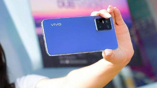 笔记本|买手机不要盲目跟风，目前这3款手机都是“高价低配”！别选错了