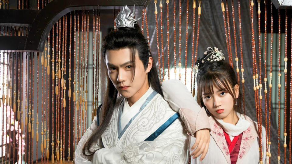 替身小甜妻|奇幻短剧《替身小甜妻》，男女主一起穿越当侠侣