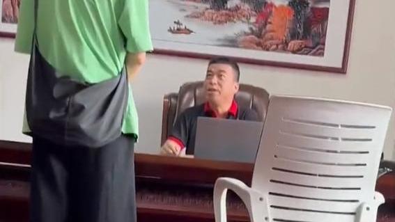 女孩|广东一00后推销产品给老板，老板拒绝后狂喷：没读过书不会说话？