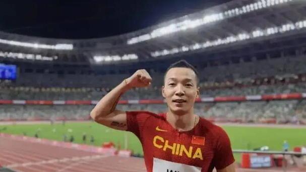 短跑|中国省队选手逆风勇破短跑全国纪录 去年百米成绩仅列全国第30位