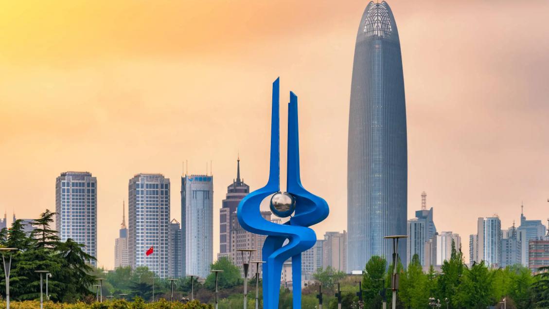 |济南这座城市，所蕴含的景点众多，等待着你的感受它的韵味