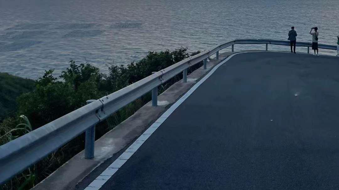 |七律·海岸线