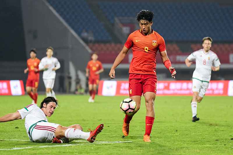 葡超|0-1！葡超首秀！国足1.90米大中锋态度100分，疯狂张手+回追70米