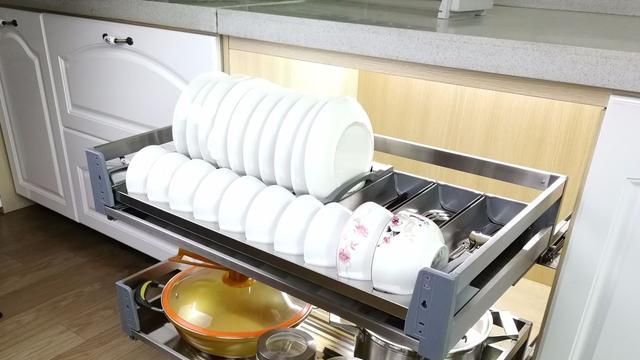 定制衣柜上的常见增项和鸡肋配件盘点，不想被坑，就别选它们