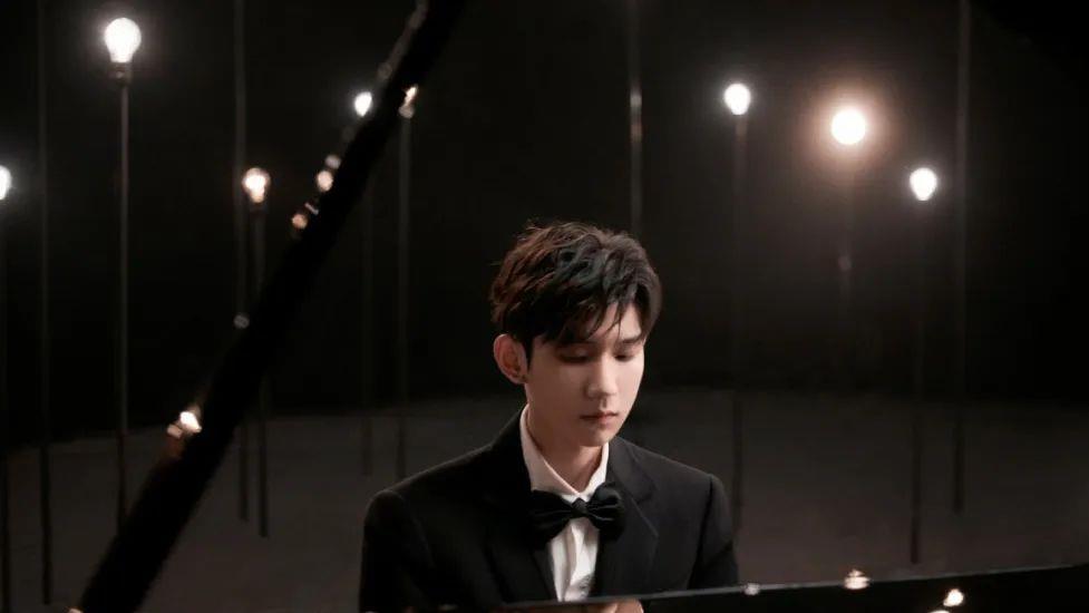 易烊千玺|八卦，范丞丞，易烊千玺，王源，龚俊