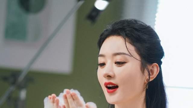 赵丽颖|中秋发福利了，赵丽颖晒出美照，被赞端庄优雅