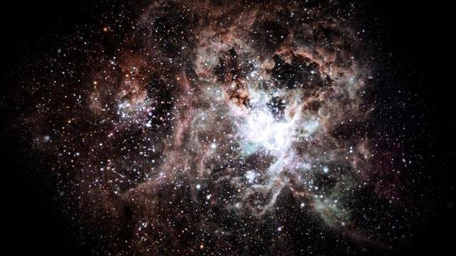 宇宙中会不会存在直径达1光年的恒星？