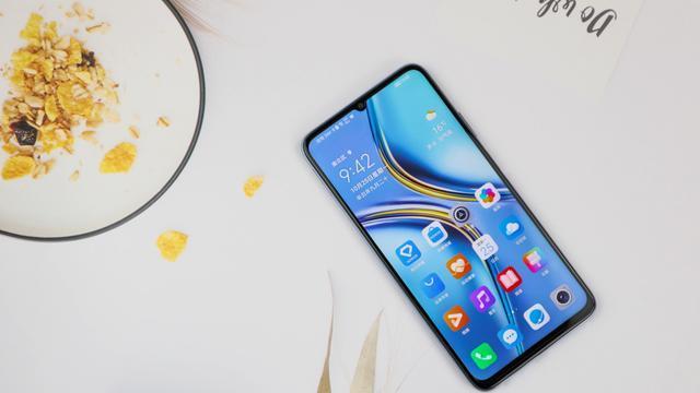 荣耀|荣耀Note20Pro携手天玑9000归来，6000mAh强续航诱惑力十足