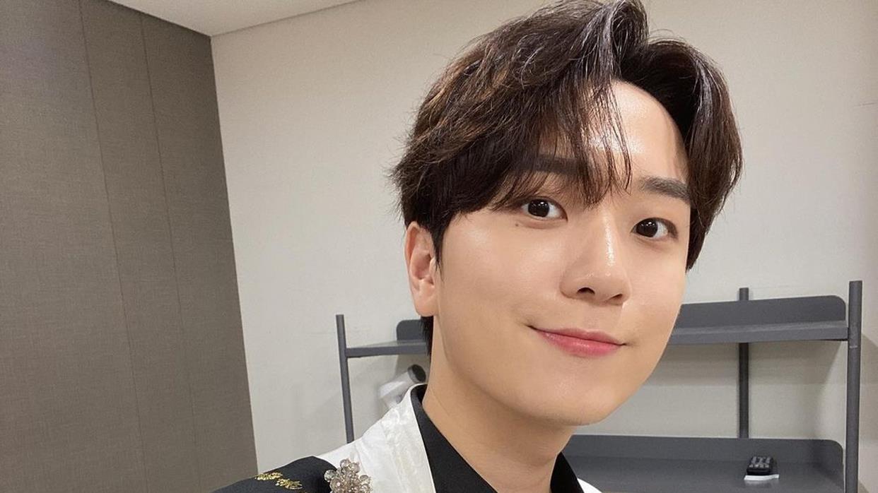 金妍儿|金妍儿今日大婚，公开与小5岁美声偶像组合老公的婚纱照！