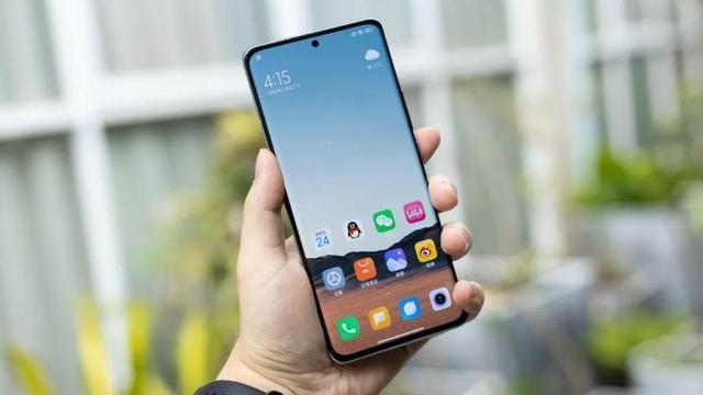 小米科技|目前最值得买的三款手机，续航性能都很强，至少能用三五年