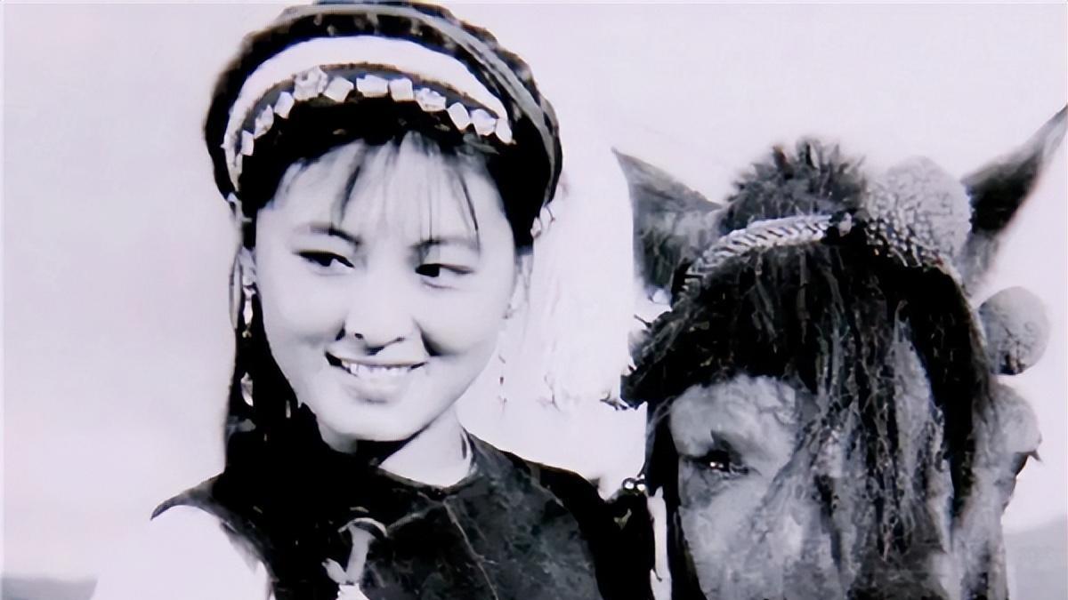 永远的阿诗玛杨丽坤已去世22年，丈夫和两个双胞胎儿子后来怎样？