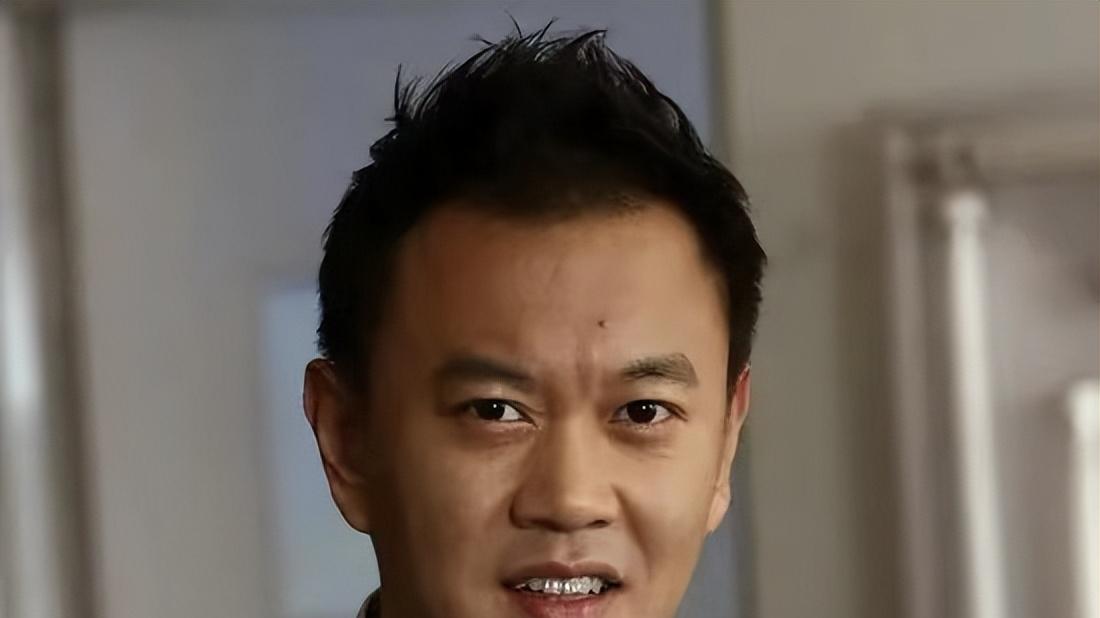 冯嘉怡|剃光头出演《风吹半夏》，“不差钱”的冯嘉怡和赵丽颖碰撞出火花