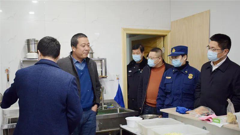 终于开始查了吗？核酸检测是否已经形成利益集团