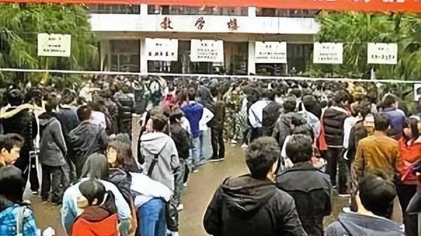 长沙|中考分数达不到公办高中最低录取线，选择职业学校还是民办高中？