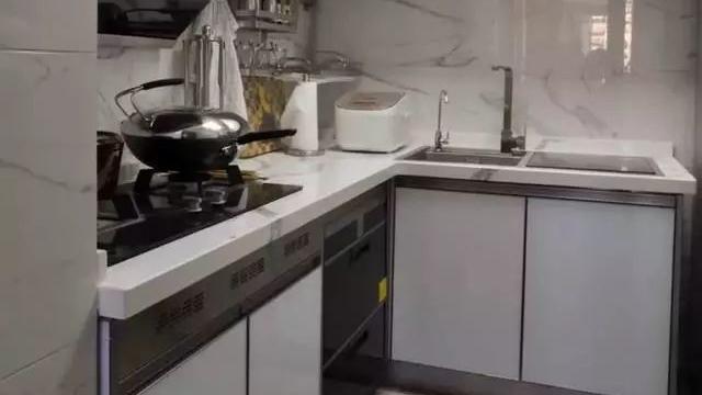 89㎡的北欧简洁风，浪漫的装修色彩搭配，大理石洗手台简洁好看