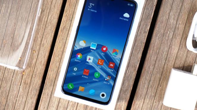 |米1用了两年多，忘了因为啥原因换了，苹果4后来又买了米3