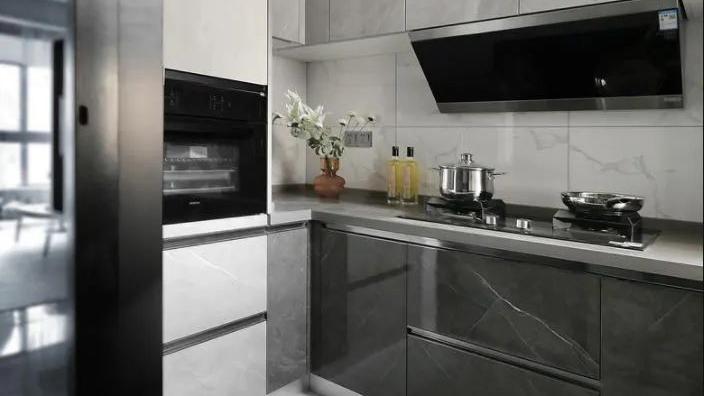 厨房装修，定制橱柜要考虑多少电器的镶嵌？