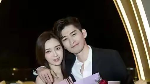 张翰|演员张翰突然登顶热搜，一个火红的“爆”字，令人心头一紧