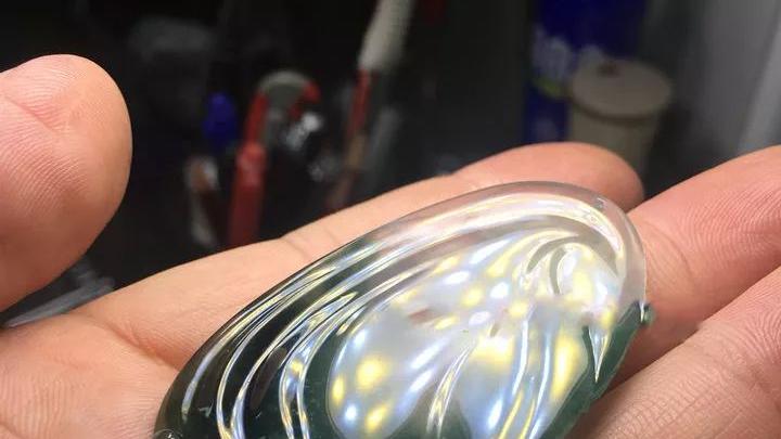 弥勒佛|“石不可貌相”！一块4500的石头切开雕琢后惊艳四座！