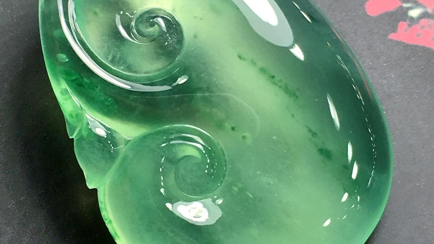 翡翠|翡翠的胶感和起胶有什么不一样？仅1字之差，价值就能相差百倍