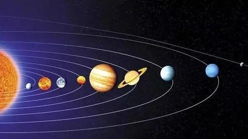 太阳引力那么大，为何八大行星没撞过去？牛顿早已给出答案
