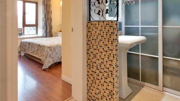 卫生间用移门好？还是平开门好？终于有说法了！