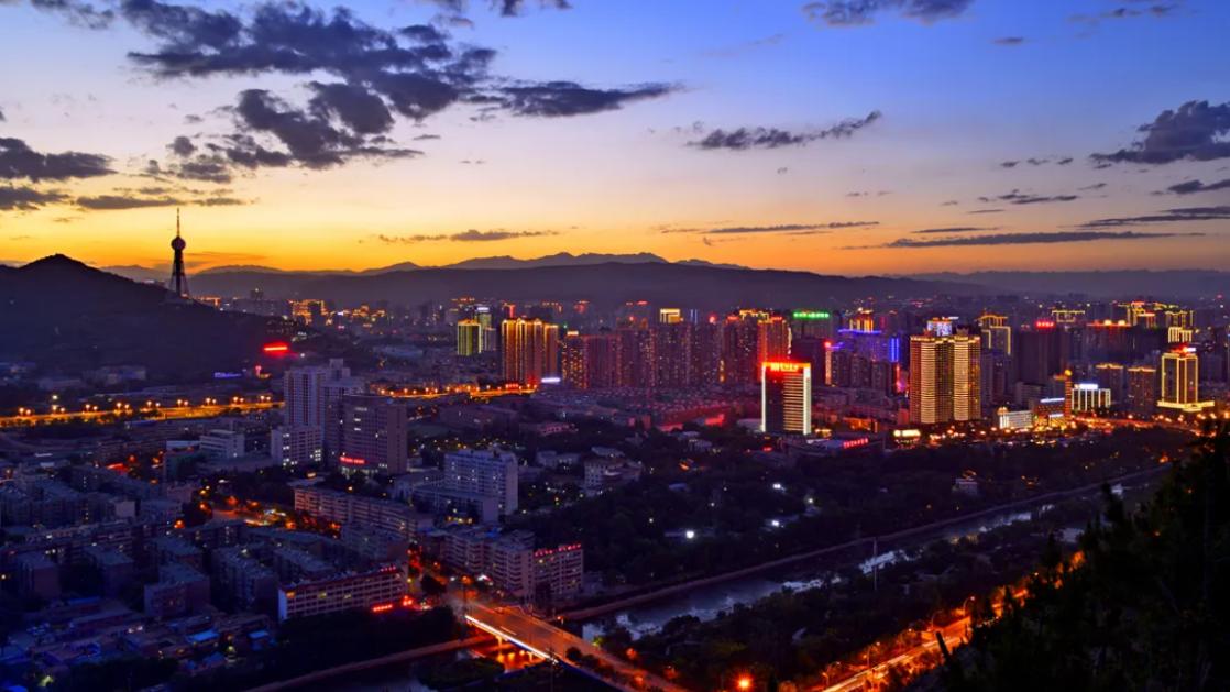 西宁|西宁一座古老的城市，这里人文建筑众多，快来欣赏他们的美吧。