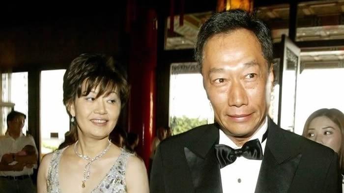 曾馨莹|曾馨莹：400亿阔太，结婚14年生3胎，还想为70岁的郭台铭拼4胎