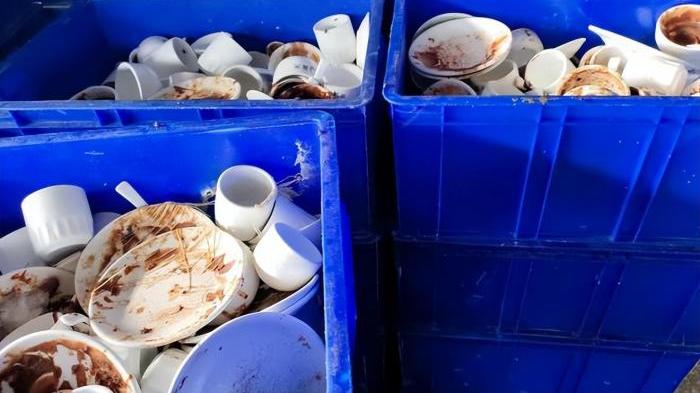 被热死的54岁女洗碗工，7年挣15万，抢救12天积蓄用尽