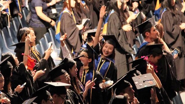 大学生|专家建议大学生“付费打工”缓解压力，引来一片吐槽