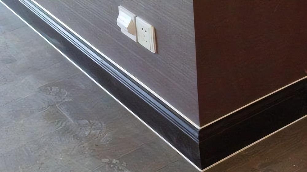 “踢脚线”如何选？教你正确做法，装修风格让人眼前一亮！