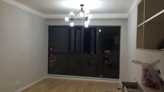 没钱装修不吊顶也不做电视墙，12w搞定全房，30年都不过时！