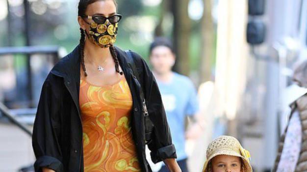 伊莲娜|C罗旧爱近况！与前夫一同带娃逛街游玩，36岁伊莲娜或选择复合